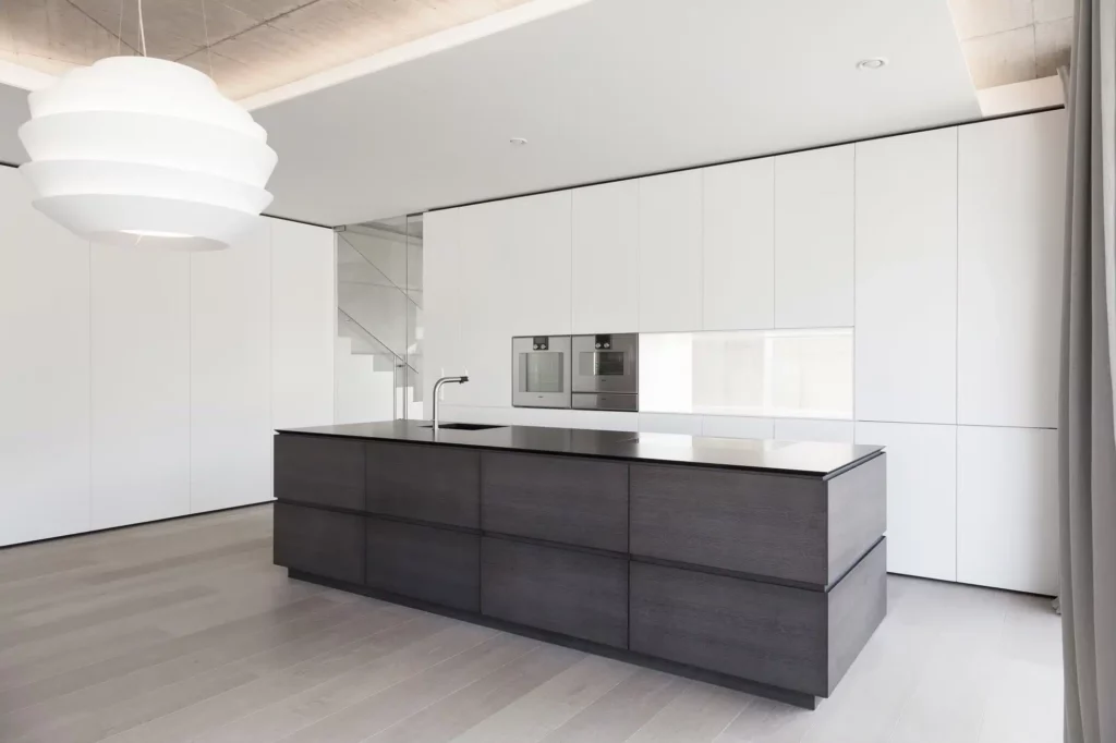 Exklusive Küche mit Kochinsel - Innenarchitektur Linz