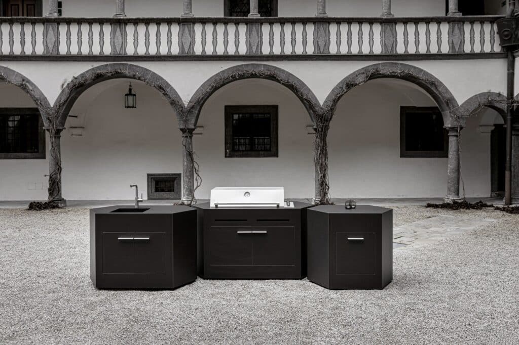 Vorderansicht der bee outdoor Outdoorküche