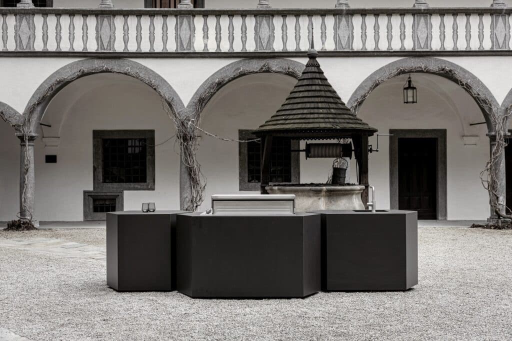 bee outdoor von hinten - Die modulare Outdoorküche