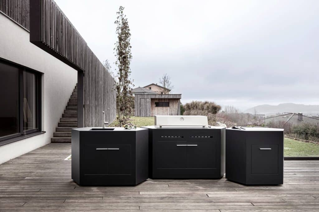 bee outdoor - Drei Module der Outdoorküche von vorne