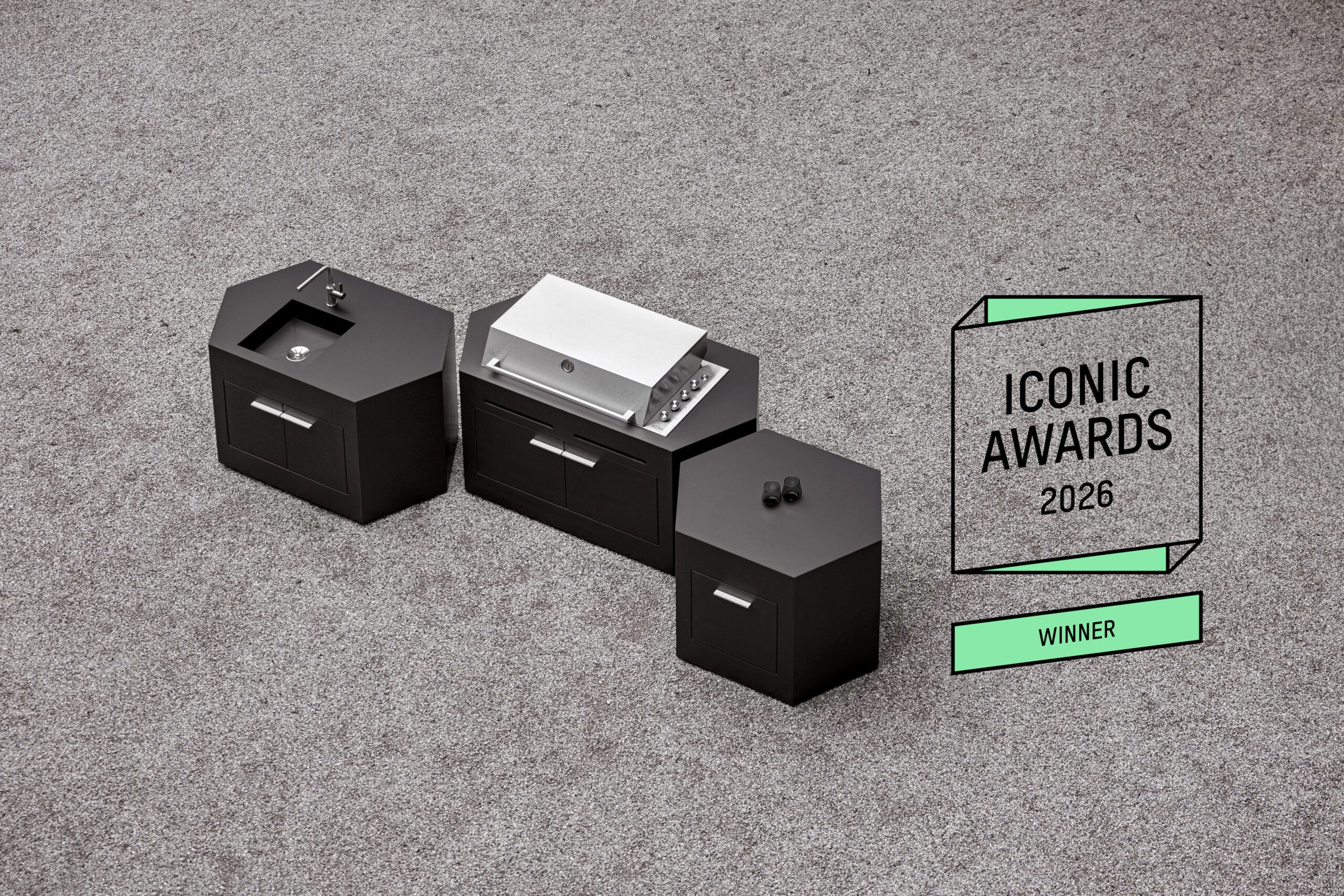 Modulare Outdoorküche bee outdoor mit dem Gewinner Logo der ICONIC Awards 2026
