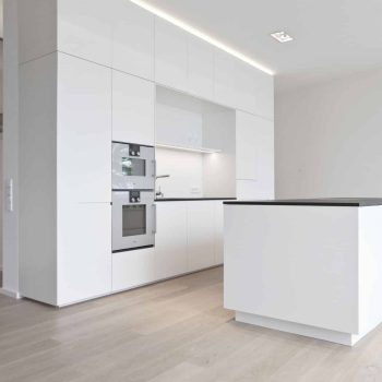 Offene Küche weiß Wien | Kundenprojekt NW - Lehner Raumkonzept