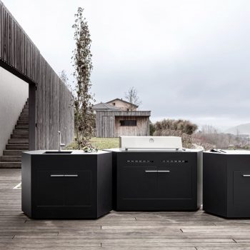 bee outdoor - Drei Module der Outdoorküche von vorne