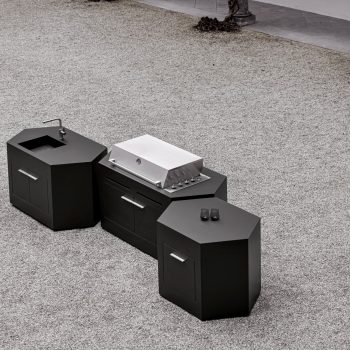 Seitliche Ansicht von oben der bee outdoor Outdoorküche