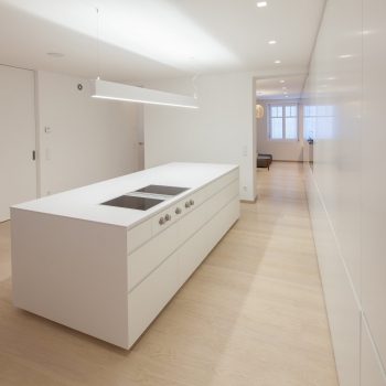 Offene Küche, helles Design - Lehner Raumkonzept