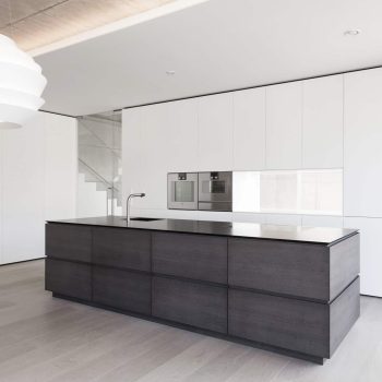 Exklusive Küche mit Kochinsel - Lehner Raumkonzept