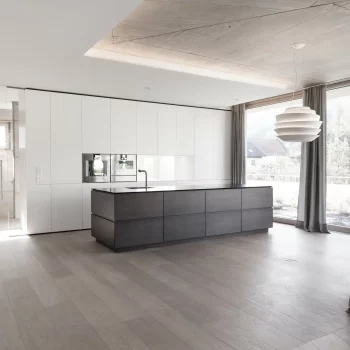 Exklusive Küche mit Kochinsel - Innenarchitektur Linz